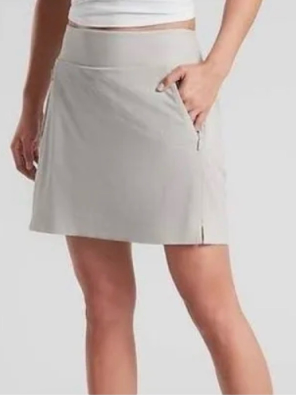 EUC!  Athleta Light Gray (Abalone) Active Skort with Side Zip Pocket